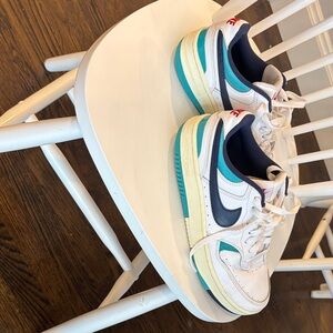 Nike Gamma Force Sneakers. women size 9